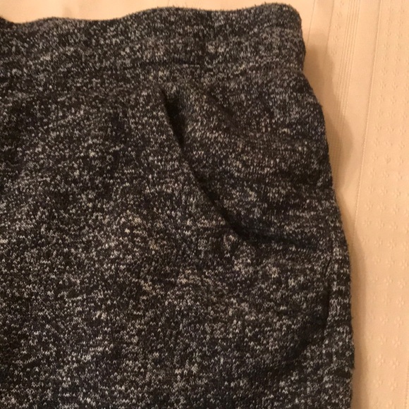 Fabletics Shorts - Picture 2 of 4